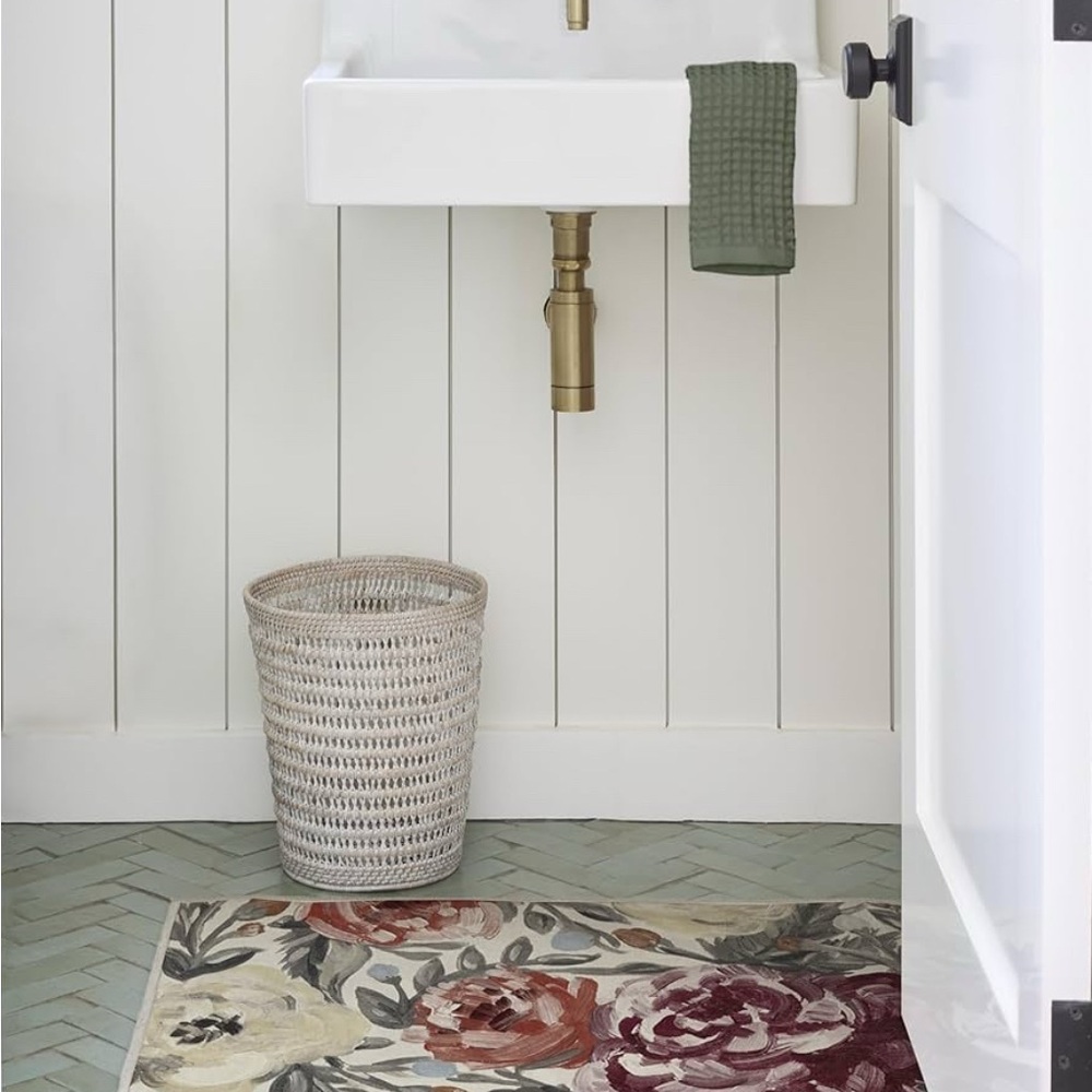 Elegant Floral Bath Mat - Burgundy and Gray